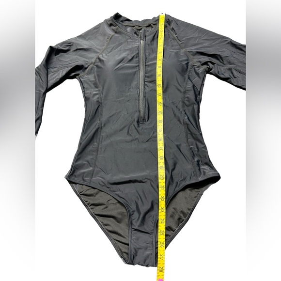 DACI women’s black long sleeve front half zip rashguard surfsuit NWT - Picture 8 of 16
